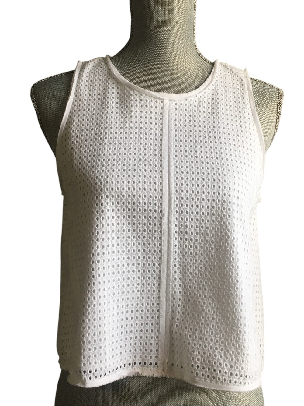 BCBGMaxazria white sleeveless crop top - Picture 2 of 7